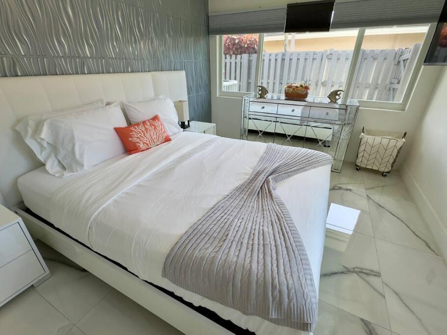 Amazing Home W Heated Pool 8 Mins To The Beach Lighthouse Point Buitenkant foto