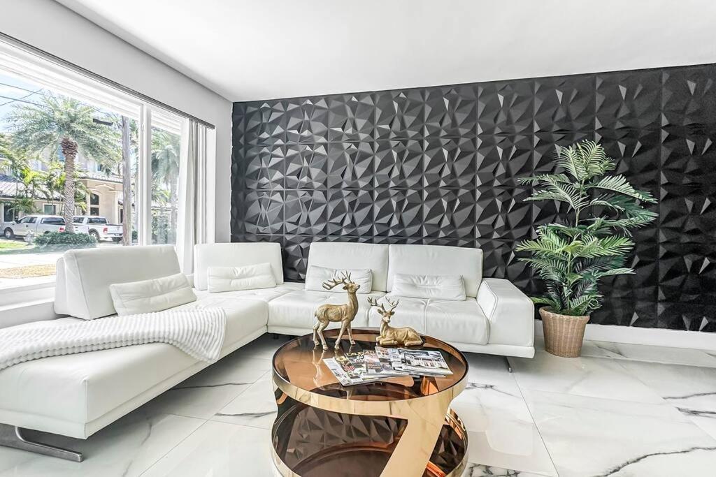 Amazing Home W Heated Pool 8 Mins To The Beach Lighthouse Point Buitenkant foto